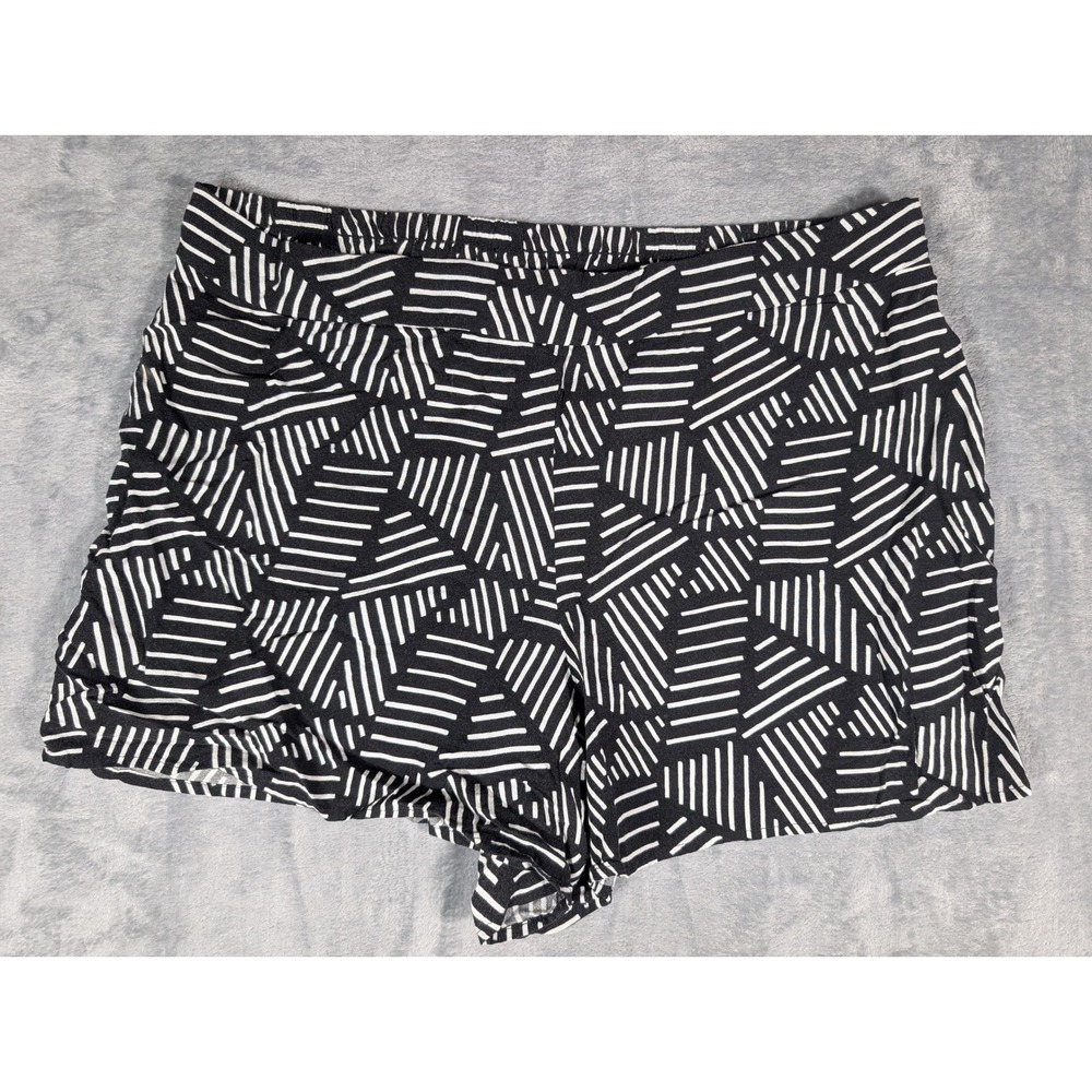 Forever 21 Plus Womens Black White Geometric Abstract Rayon Elastic Shorts 1X